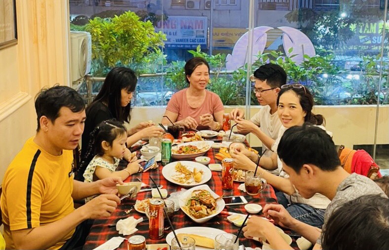 Nhà hàng Cua Ngon 374 Tân Sơn Nhì Quận Tân Phú