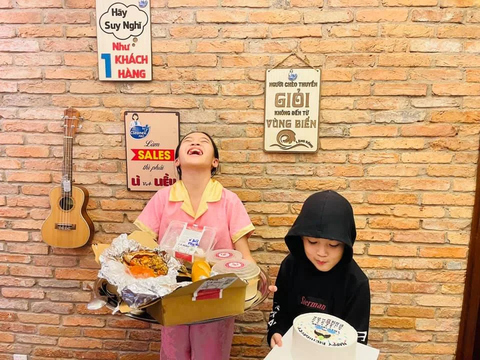 Ảnh minh họa: Bánh Trung Thu và Cơm Chiên Cua - Món quà ý nghĩa cho các con
