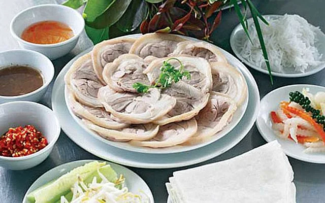 Mẹt bánh tráng phơi sương rau rừng đặc sản Tây Ninh tại Hoàng Ty