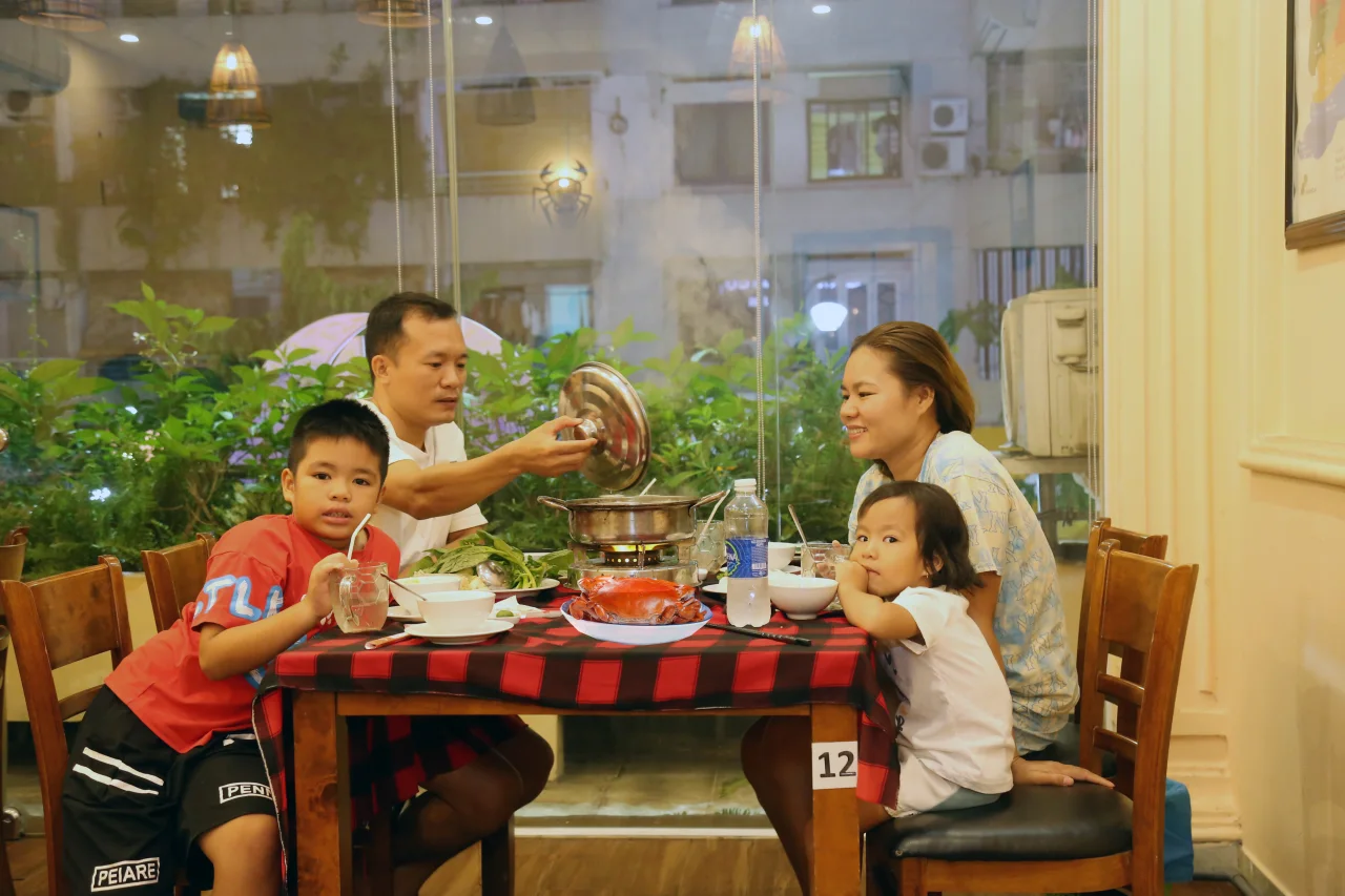 Cuối Tuần Thưởng Thức Lẩu Cua Biển Tại Cua Ngon &ndash; Ấm &Aacute;p Gia Đ&igrave;nh