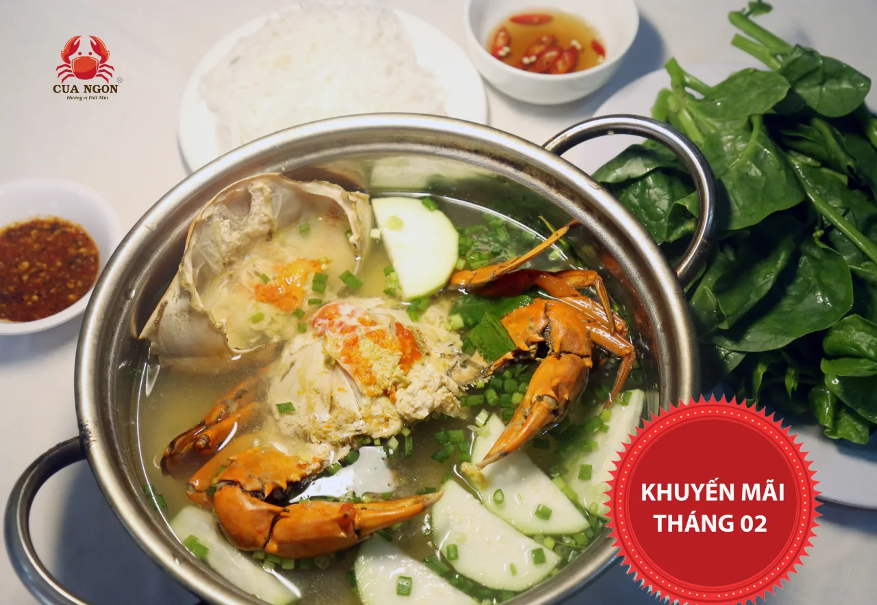 Nồi lẩu riêu cua cà mau đầy đặn gạch son và rau vườn thanh mát