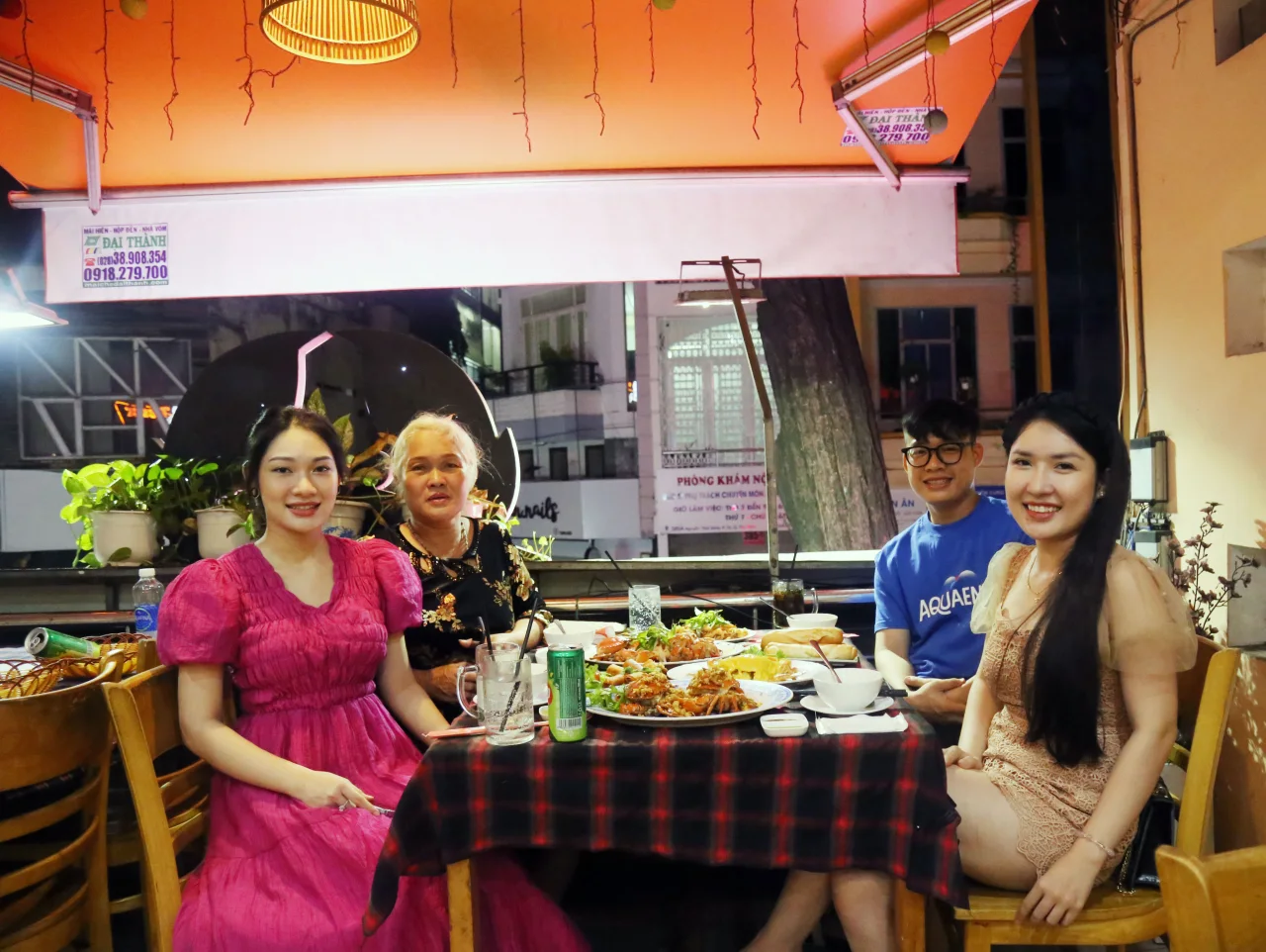 07 qu&aacute;n đặc sản ngon, nổi tiếng tại S&agrave;i G&ograve;n m&agrave; bạn kh&ocirc;ng n&ecirc;n bỏ lỡ