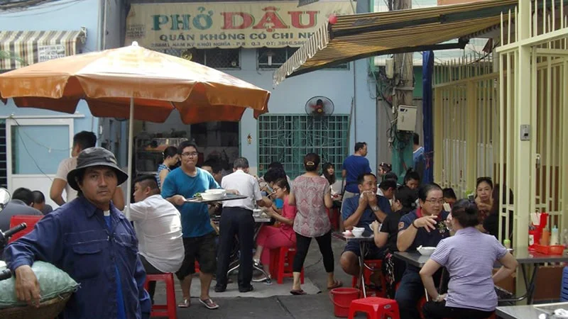 Phở Dậu Nam Kỳ Khởi Nghĩa hương vị phở Bắc gần sân bay