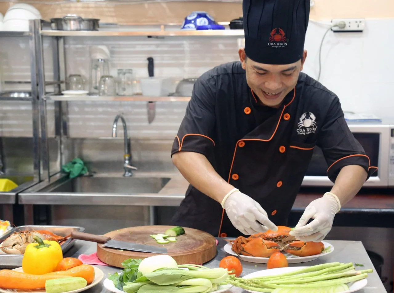 Ảnh minh họa: [Tuyển Dụng] Phụ Bếp Đặc Sản Cua Cà Mau - Làm Ca 14h-22h Tại Tân Bình