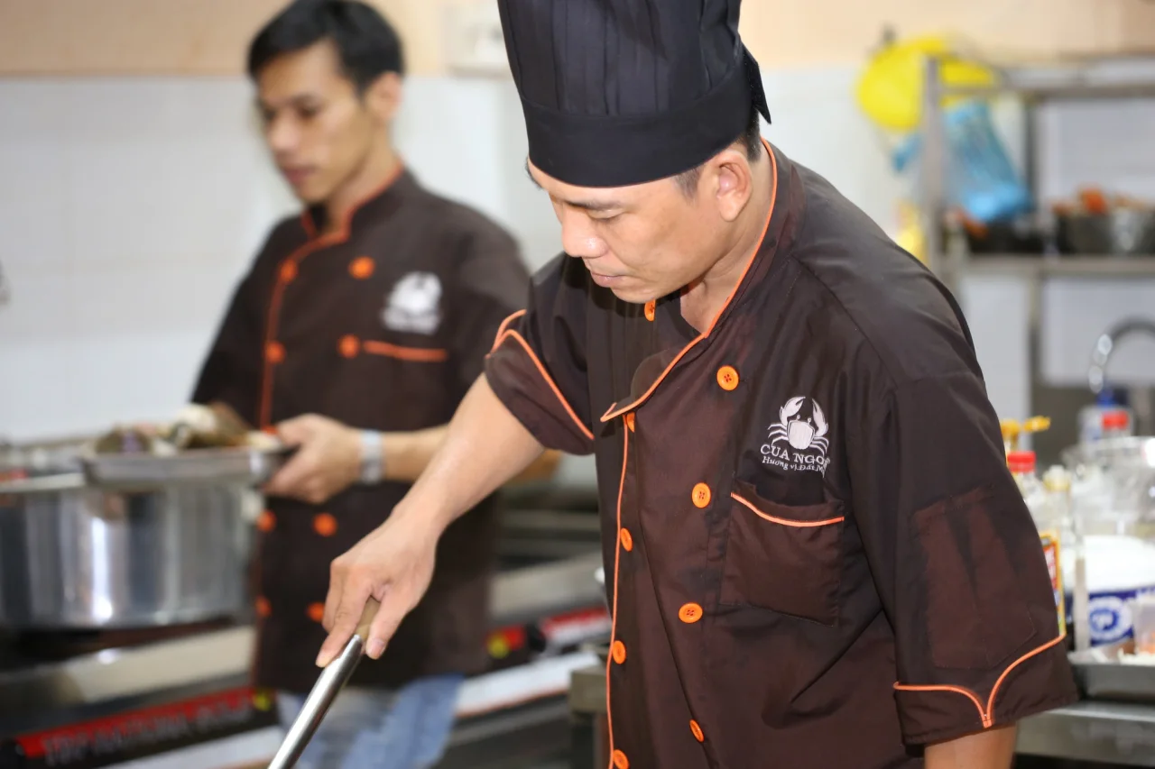 [Tuyển Dụng] Bếp Ch&iacute;nh Đặc Sản Cua C&agrave; Mau - Lương 10-15 Triệu Tại TP. HCM